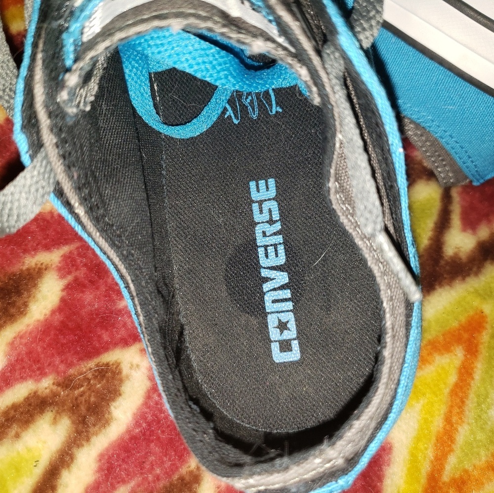 Converse - Picture 3 of 4